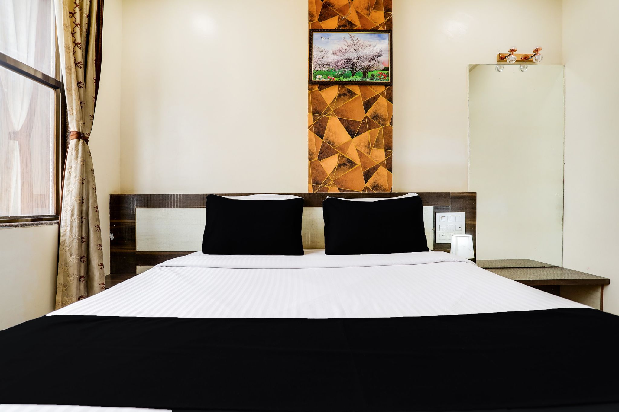 Hotel O Palkhi Road Near Sai Baba Temple Formerly Netra Sai Classic 8