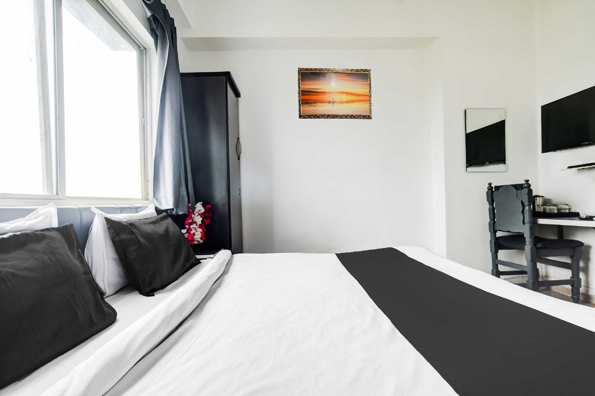 Hotel O Indraprasth Classic Triple Room 3