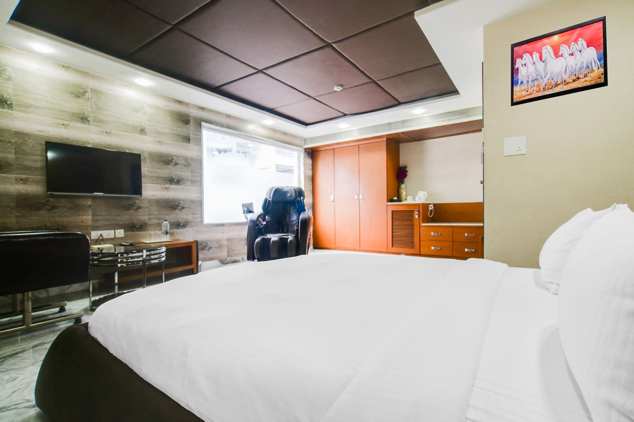 Palette by CheckIn Chappan Market Indore Formerly Sapphire Star Suite 21