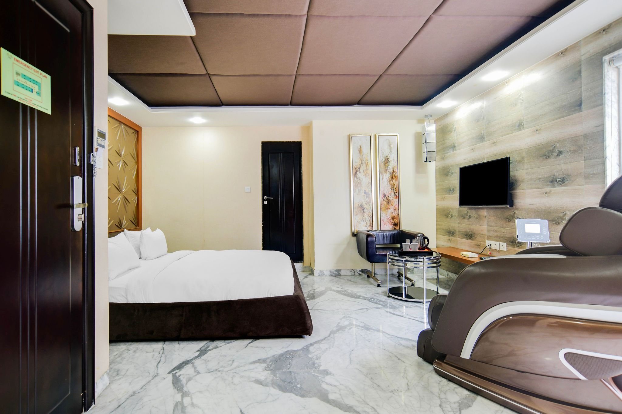 Palette by CheckIn Chappan Market Indore Formerly Sapphire Star Suite 18