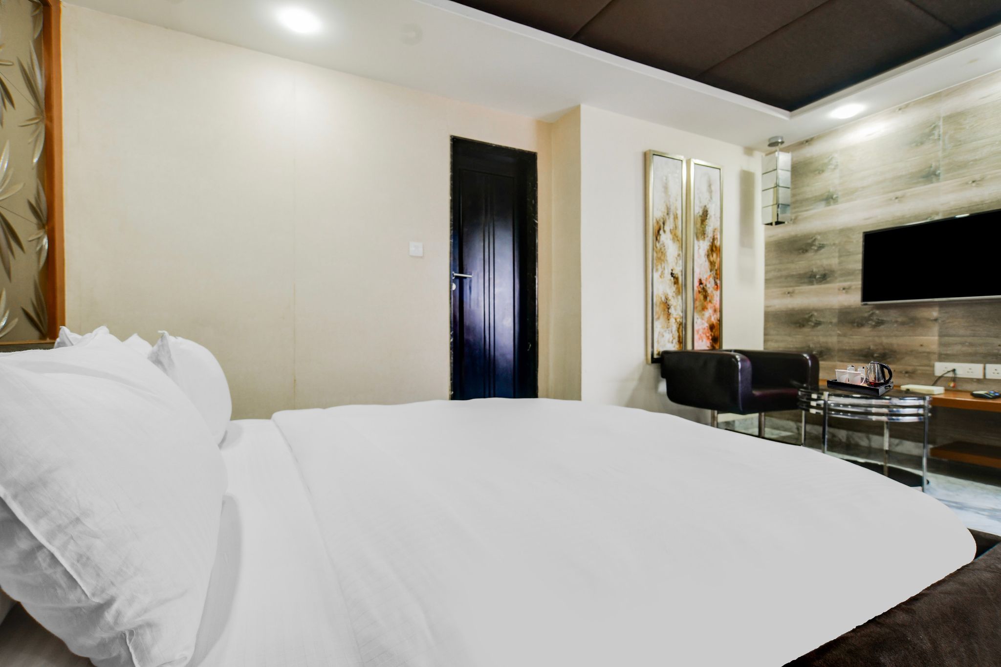 Palette by CheckIn Chappan Market Indore Formerly Sapphire Star Suite 16