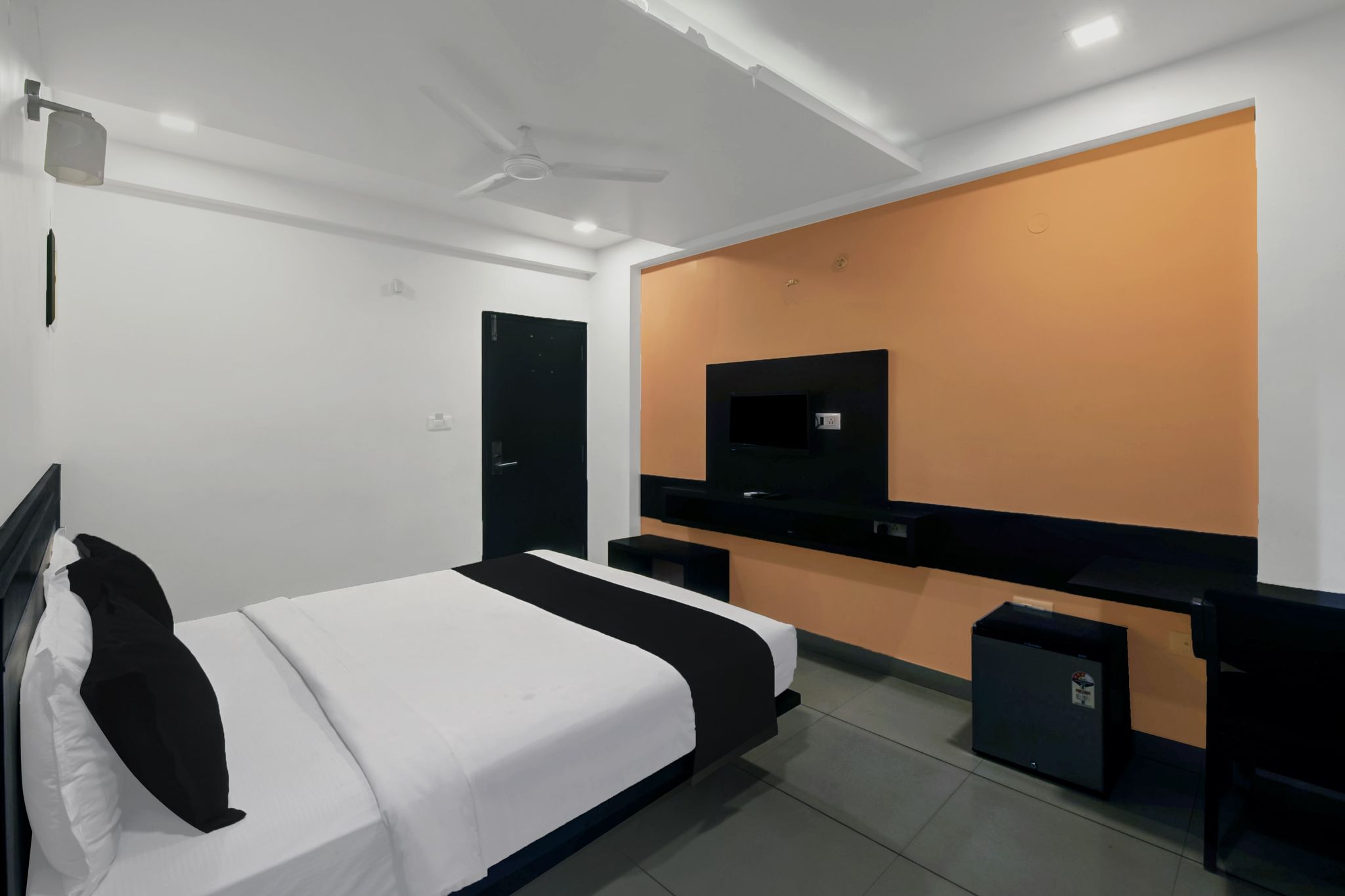 Super Townhouse City Center Near Mysore Palace Formerly Aavass Inn Classic 2