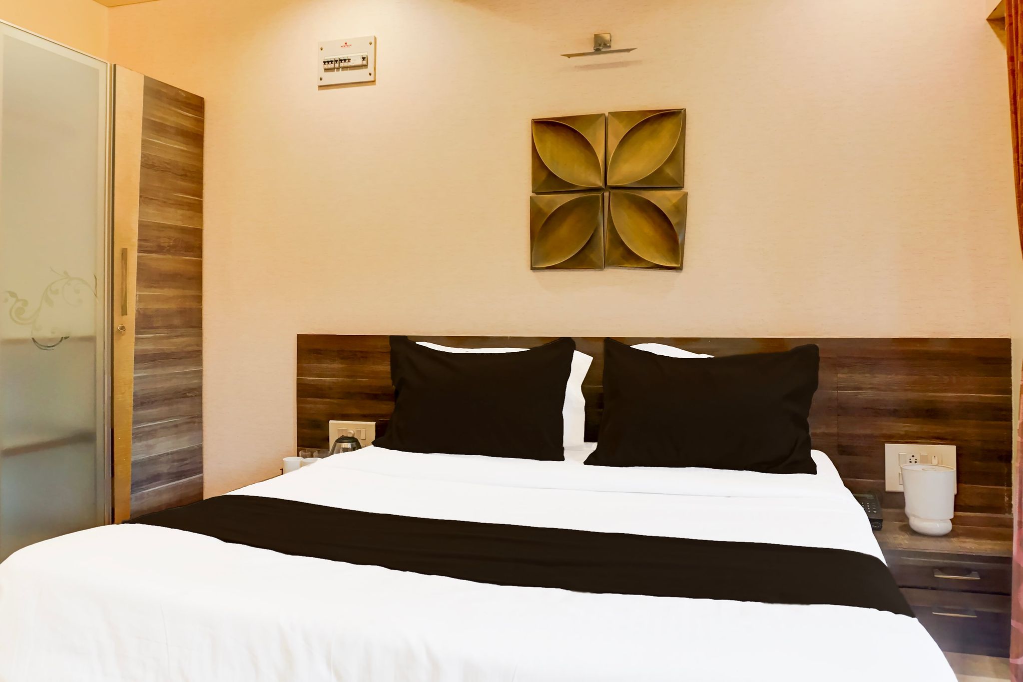 Hotel O by OYO Tejas Inn Classic 10