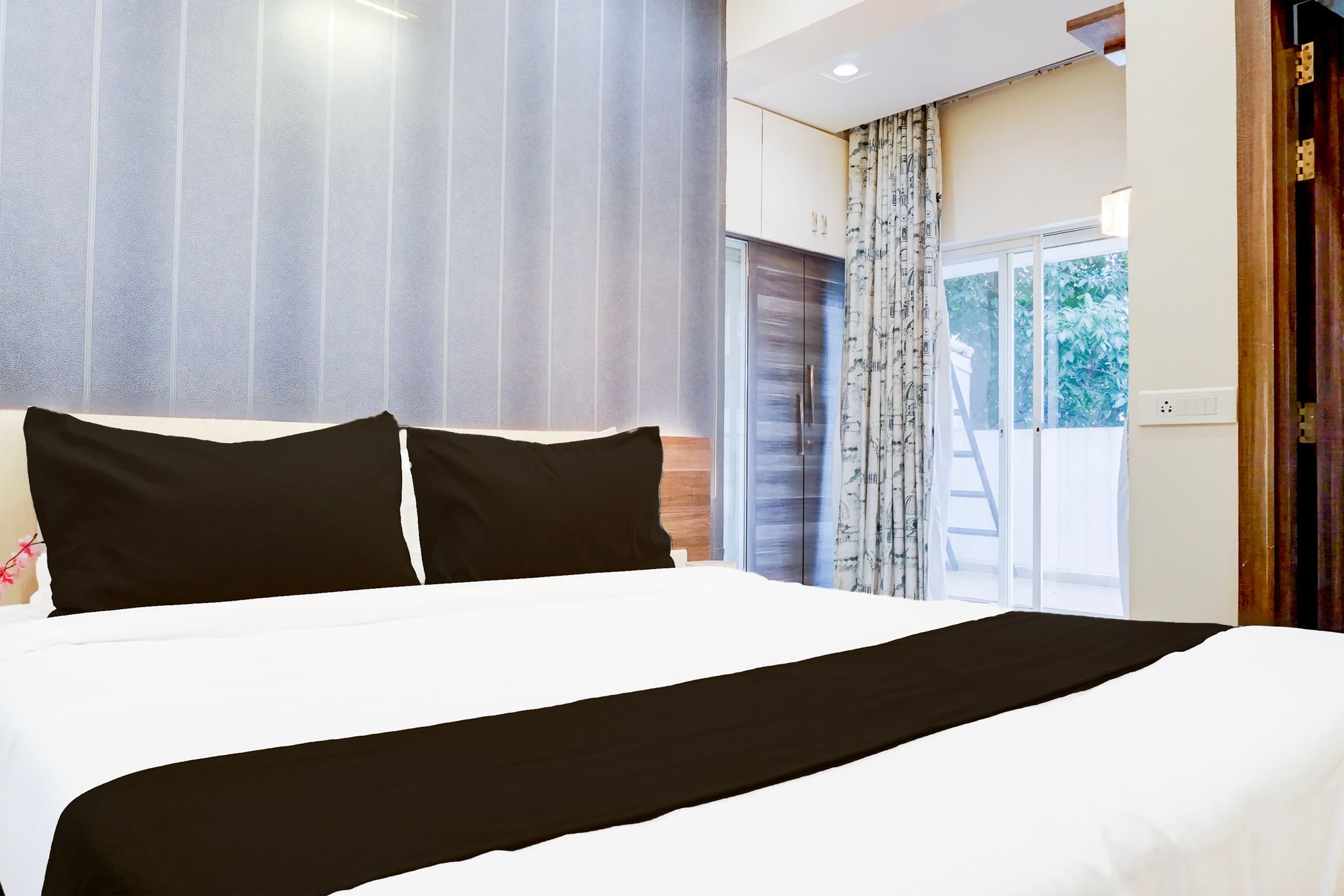 Hotel O by OYO Tejas Inn Classic 11