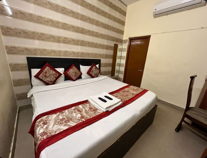 Hotel Mehak Palace By Aura Deluxe Room 6