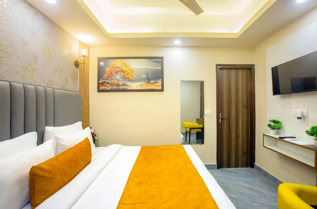 Hotel Mehak Palace By Aura Deluxe Room 8