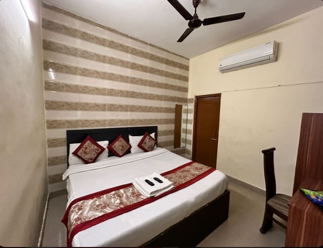 Hotel Mehak Palace By Aura Deluxe Room 3
