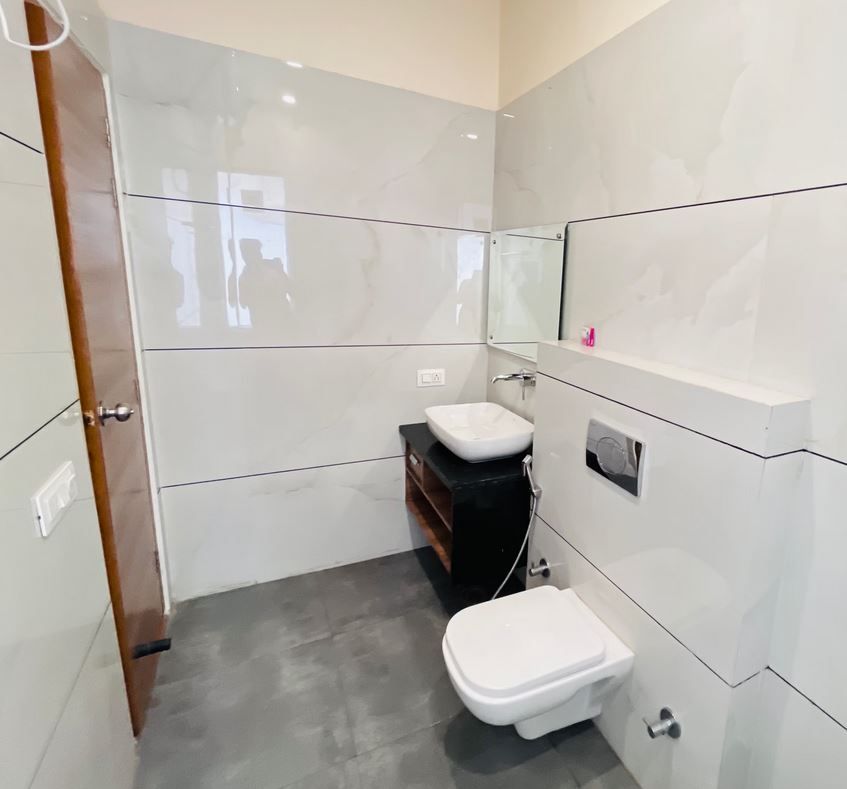 Hotel The Orchid Tree, Amritsar Deluxe King Room 7