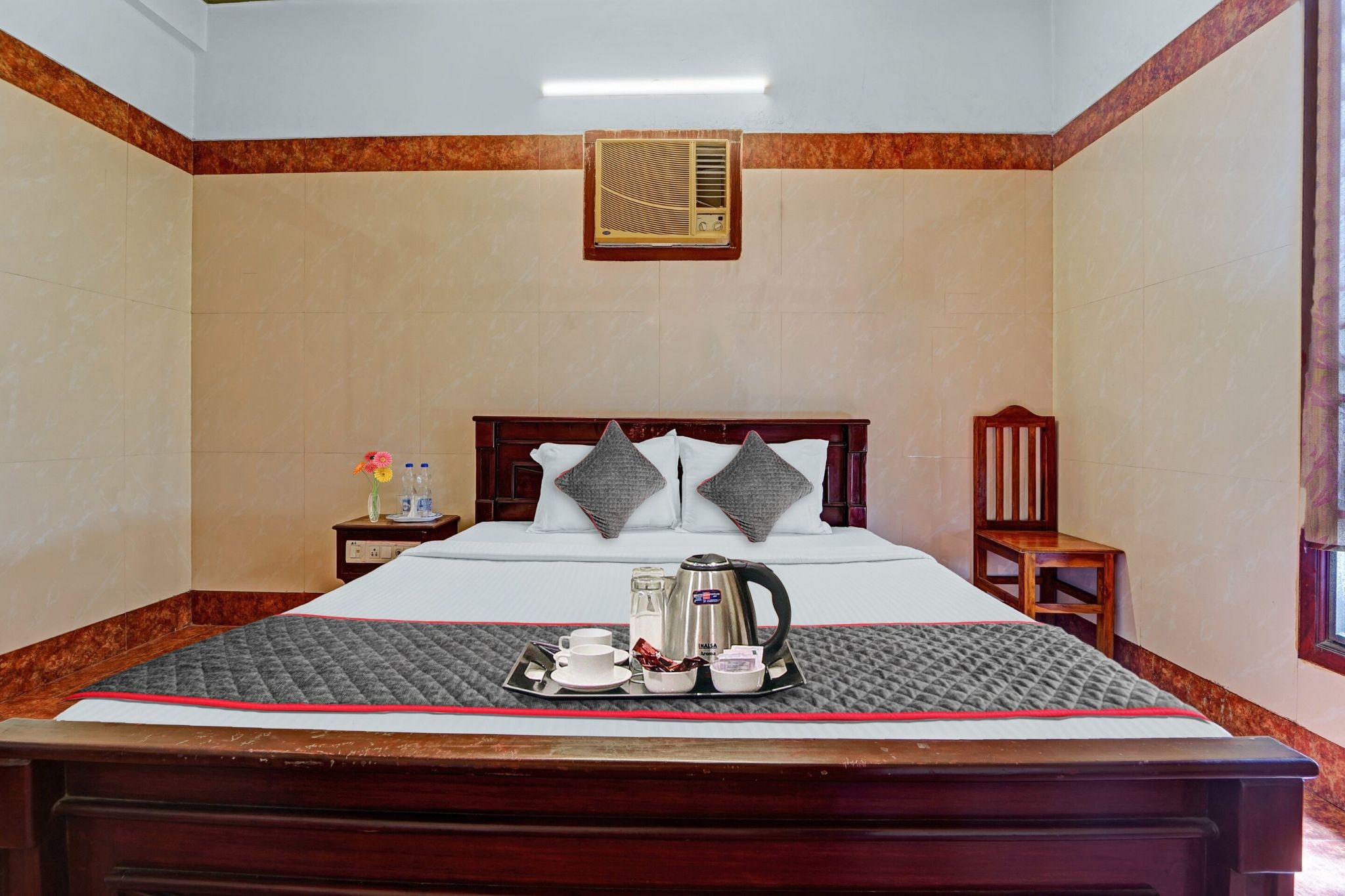 Hotel O Sasti Inn Classic 4