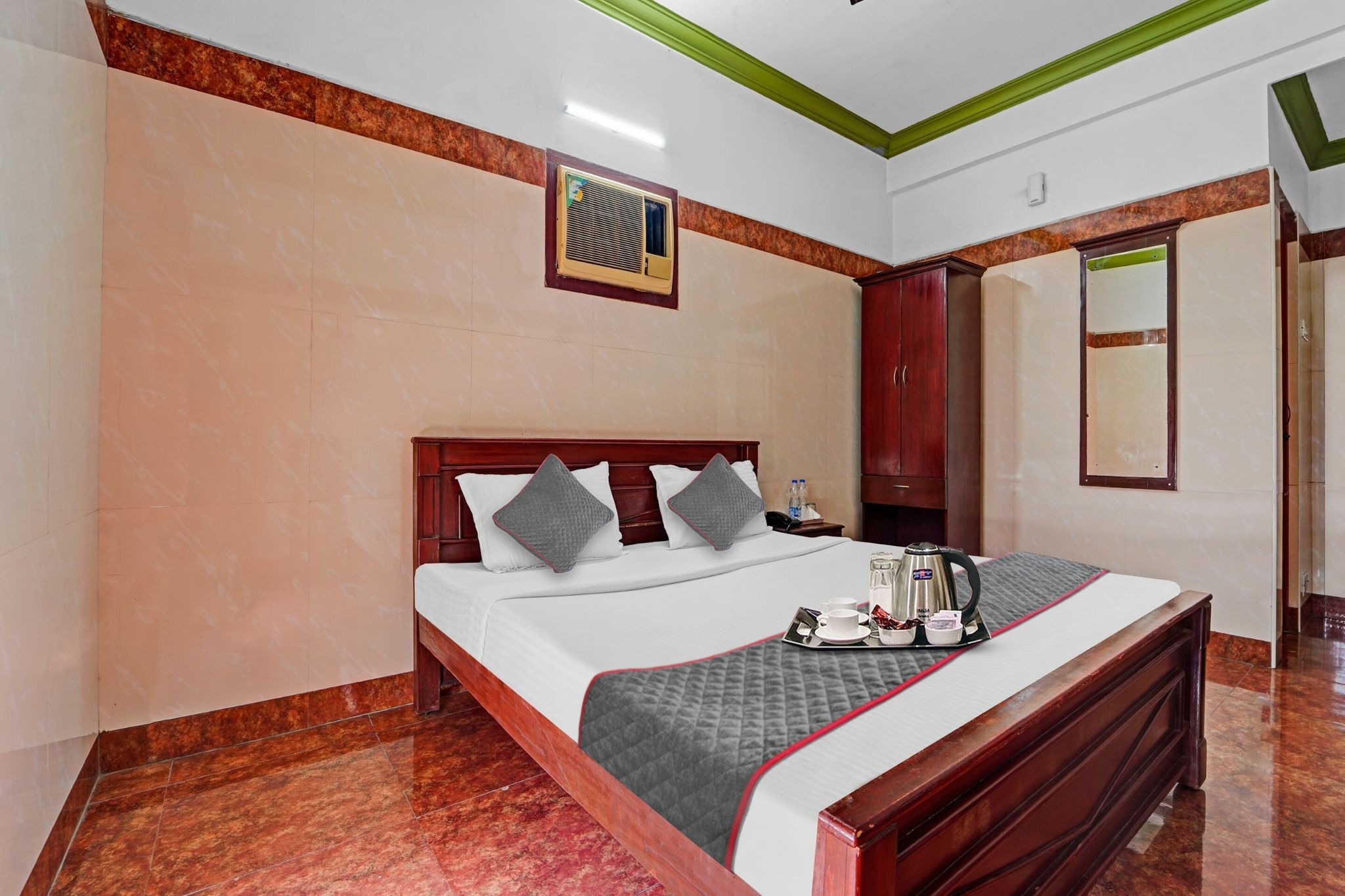 Hotel O Sasti Inn Classic 5