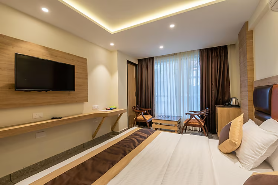 The Seasons Dalhousie - Best Valley View & Mountain View AC Hotel in Dalhousie Valley View Royal Executive Room 3