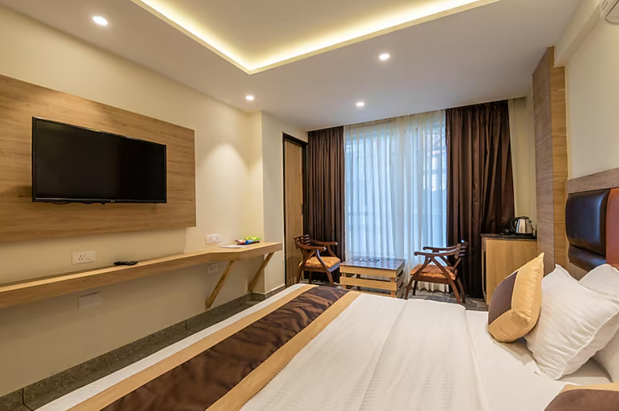 Royal Executive with Balcony View Room