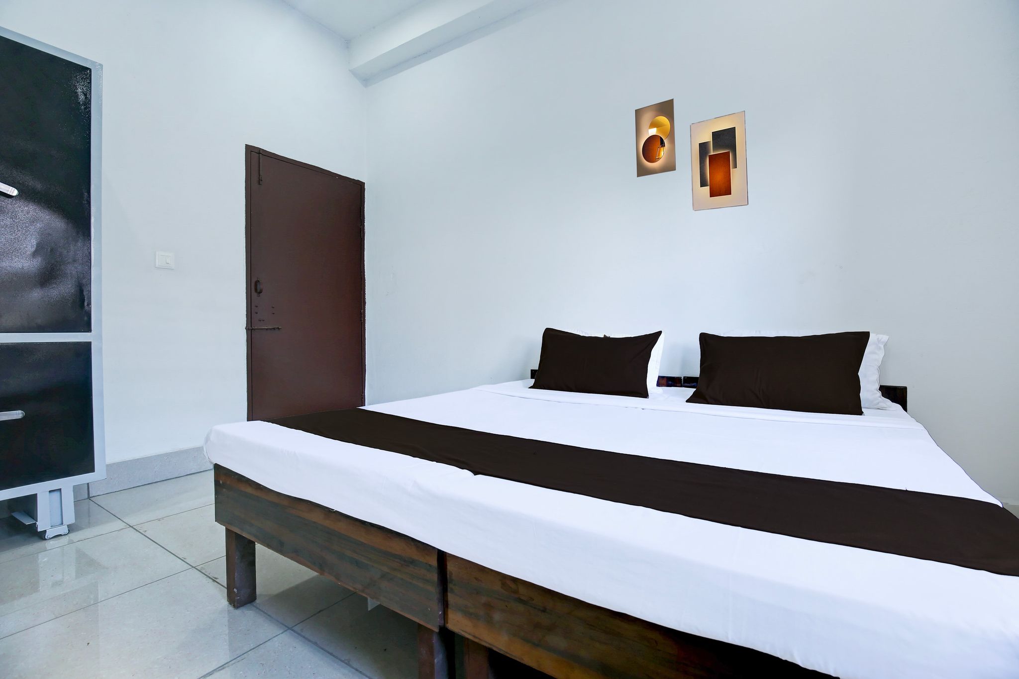 Hotel O NRI Guest House Classic 7