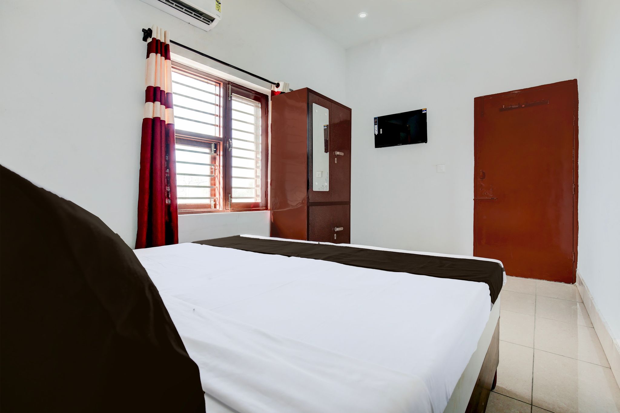 Hotel O NRI Guest House Classic 12