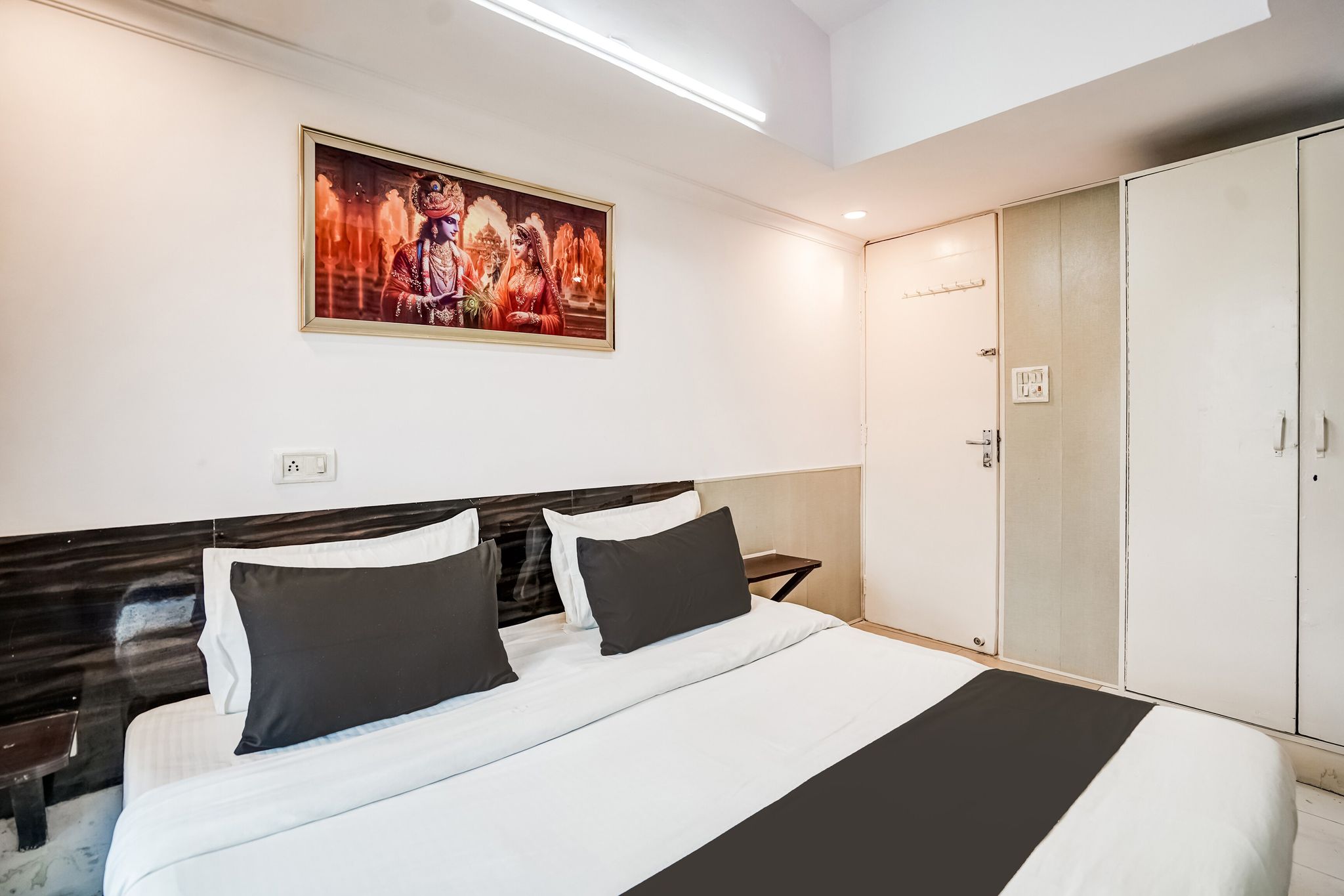 Hotel O Saffron-Blu Residence Classic 9