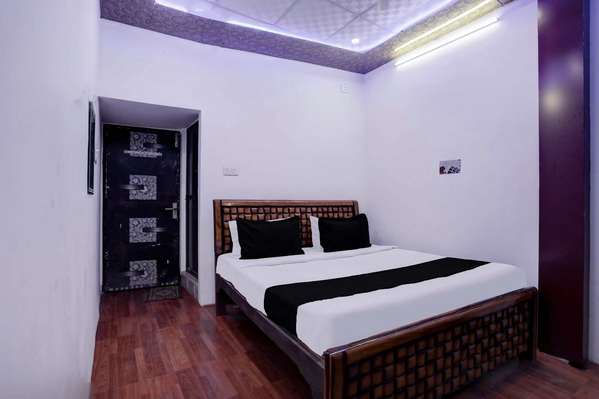 OYO 823935 Hotel Awadh Inn Classic 5