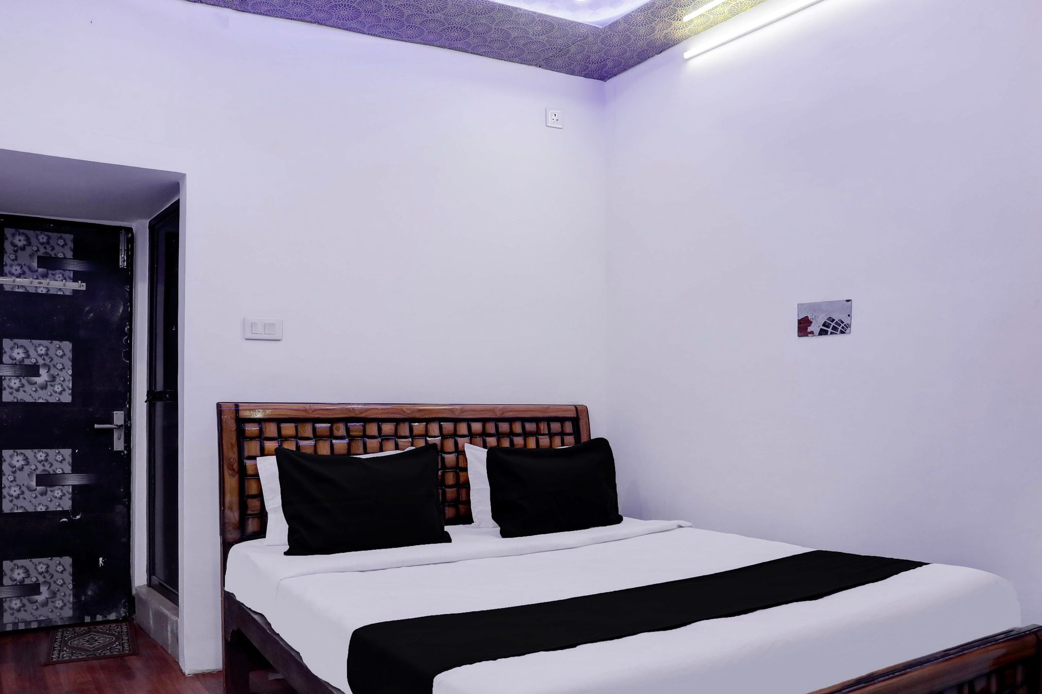 OYO 823935 Hotel Awadh Inn Classic 8