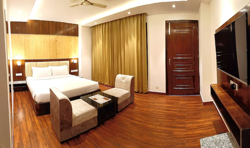 GREEN RETREAT HOTELS DELUXE ROOM WITH PRIVATE BALCONY 14