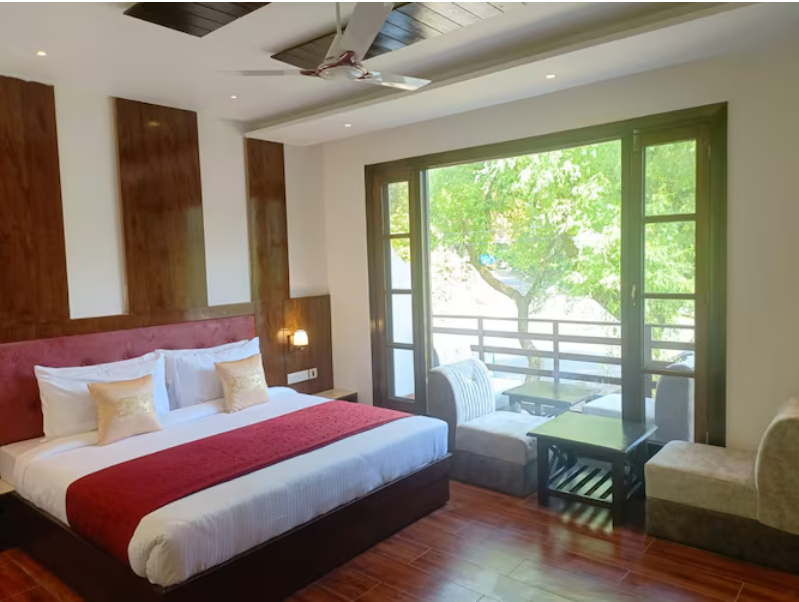 GREEN RETREAT HOTELS DELUXE ROOM WITH PRIVATE BALCONY 16