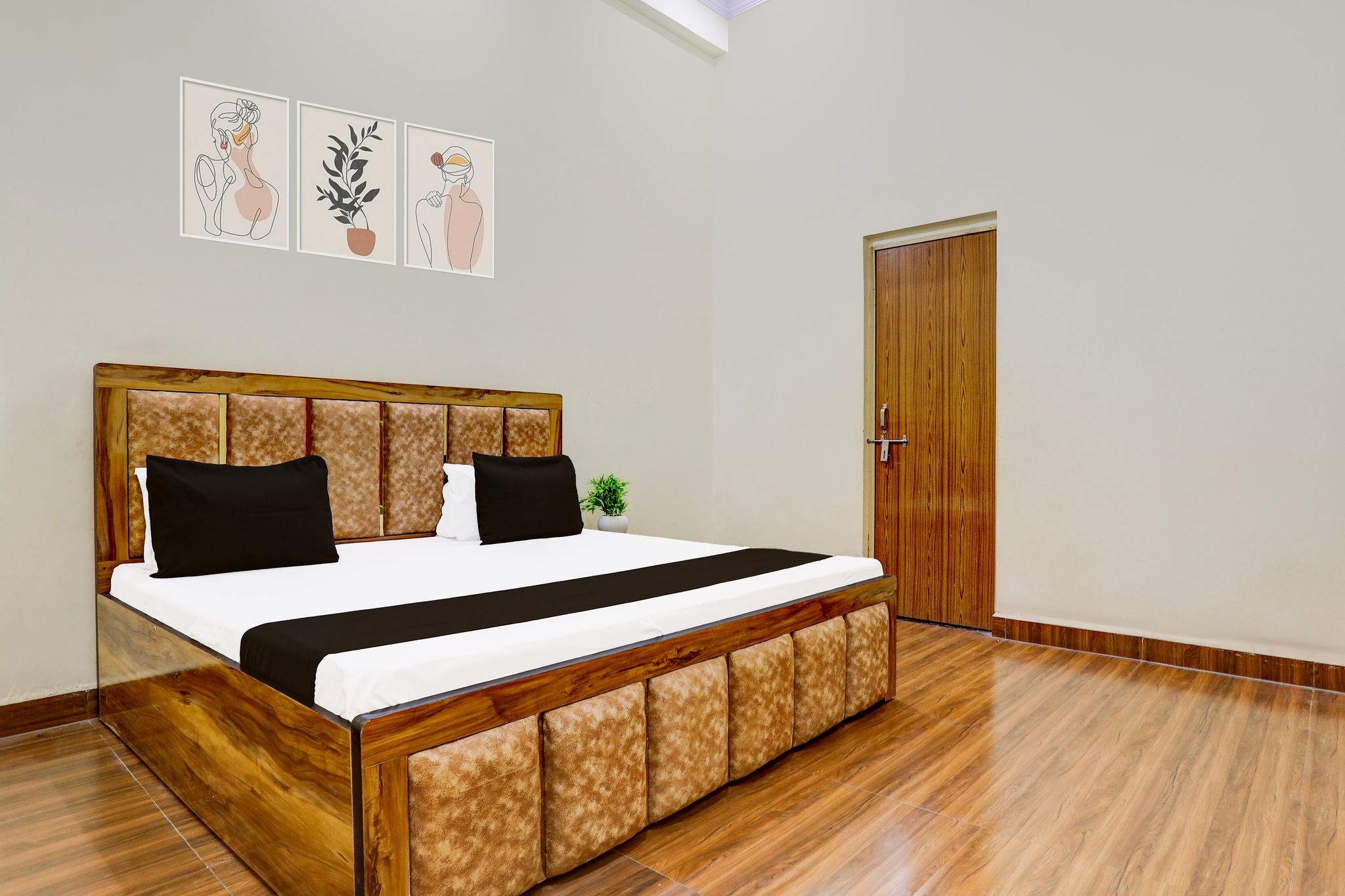 Hotel O SHREE MANDAP HOTEL Classic 4