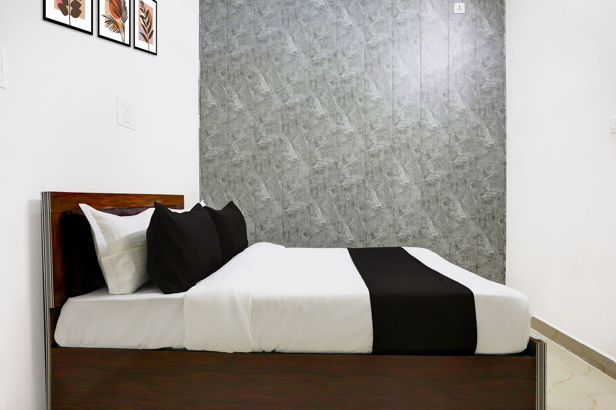 Hotel O Maan In Classic 12