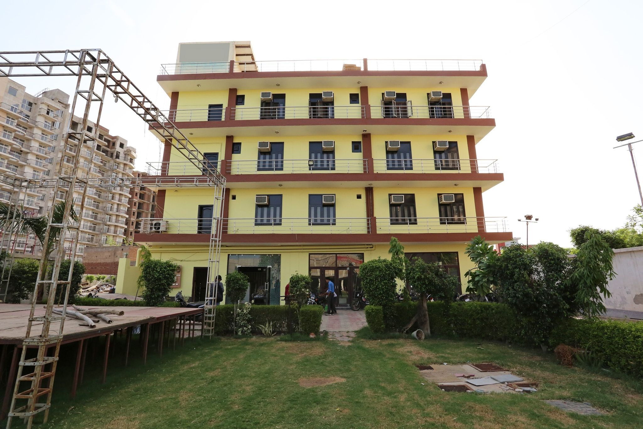 Super Hotel O Shree Radha Resort