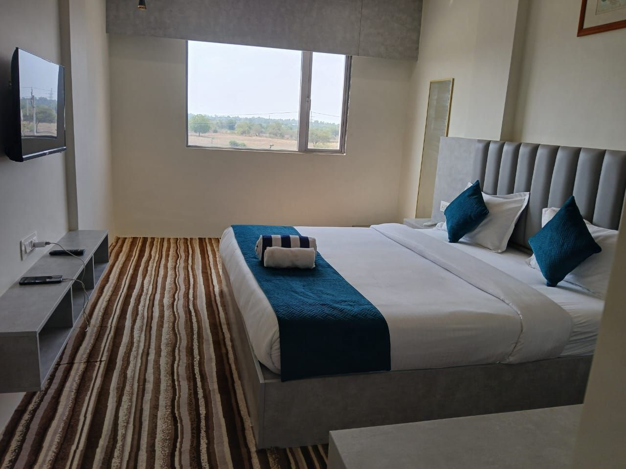 Hotel The Divine Inn - Statue of Unity Divine Deluxe Room