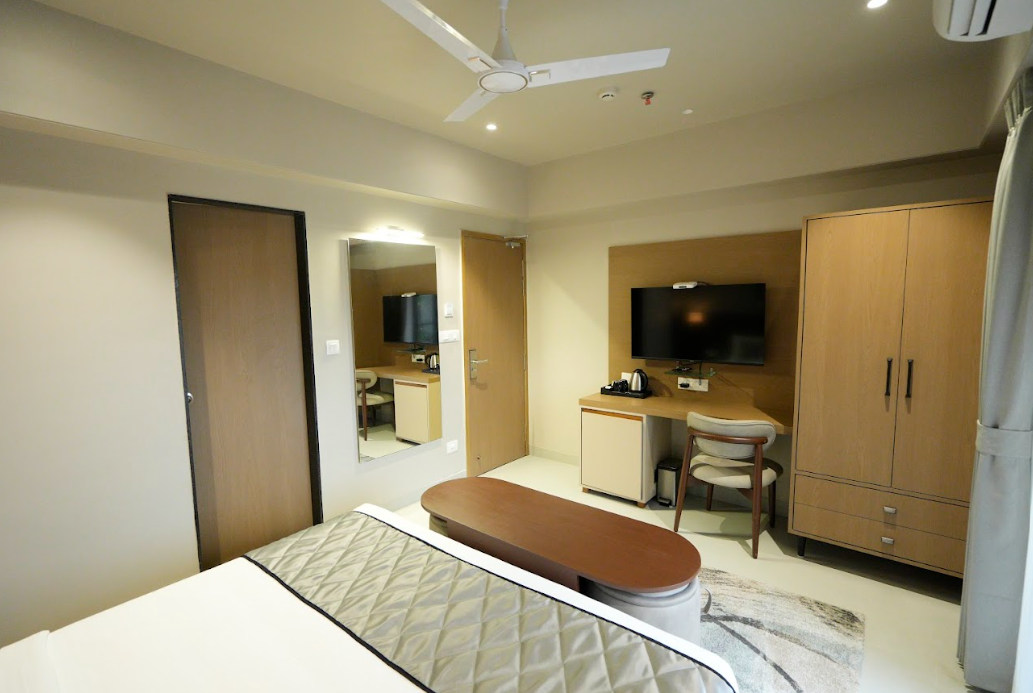 Hotel Sivanta By Bombay Group of Hotels King Room With Private Balcony 6