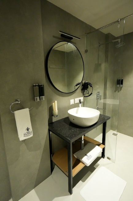 Hotel Sivanta By Bombay Group of Hotels King Room With Private Balcony 4