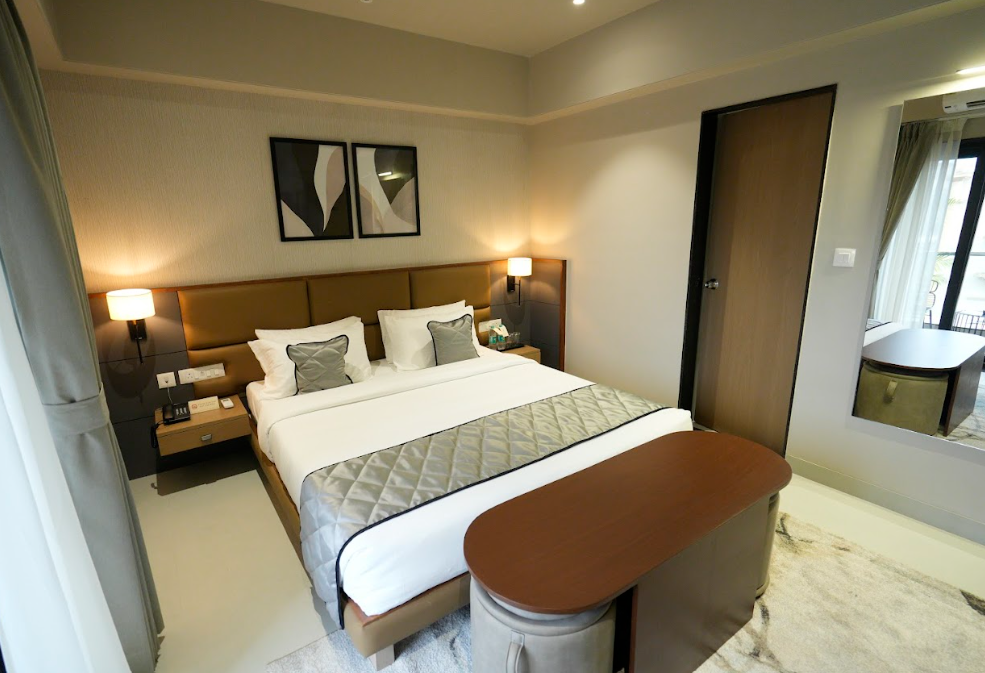 Hotel Sivanta By Bombay Group of Hotels King Room With Private Balcony 3