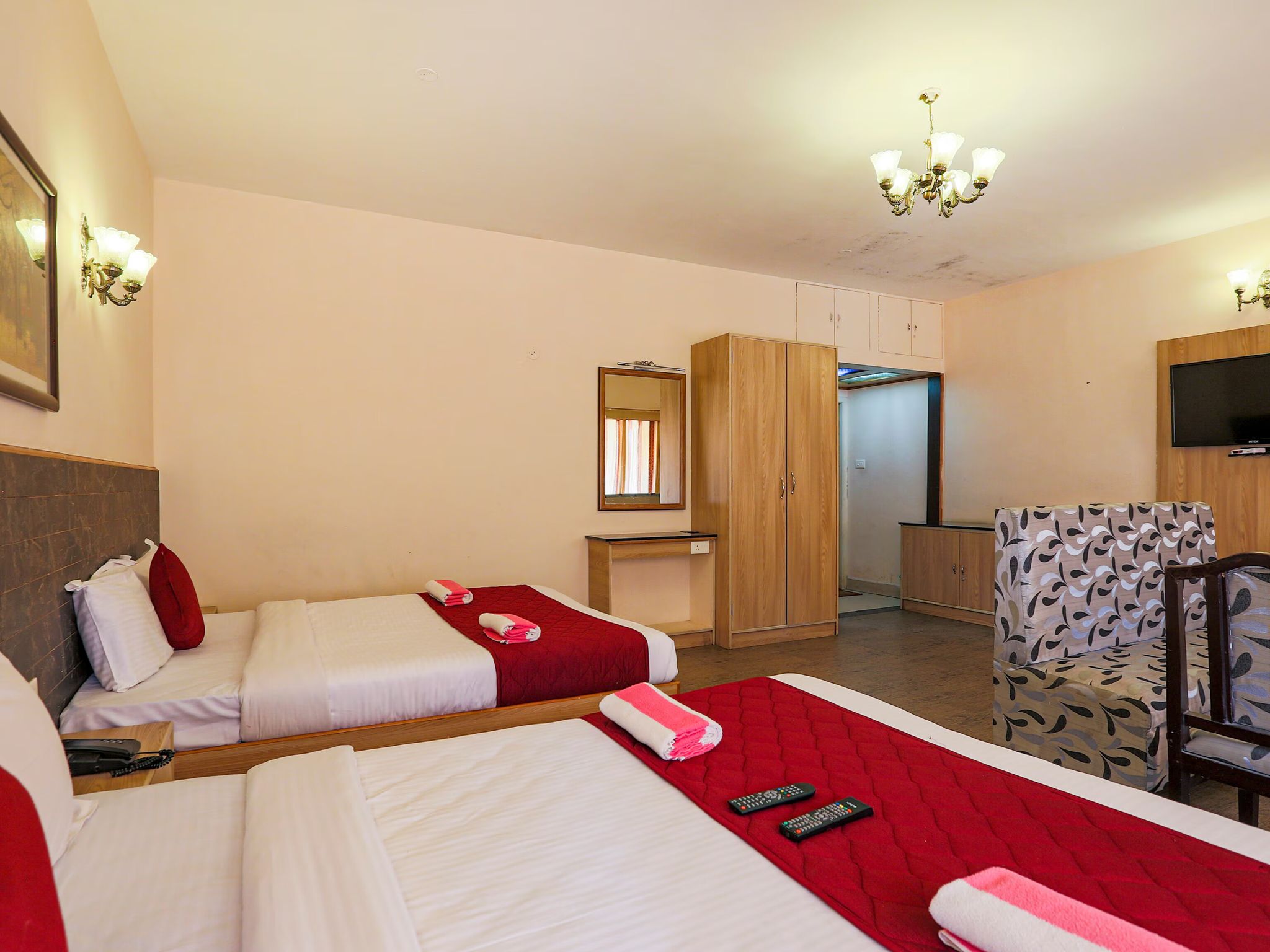 Hotel Sapphire Grand Ooty Deluxe 2