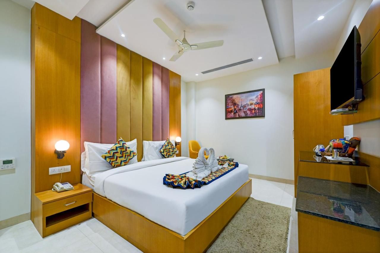 Classio Royale by iO Hotels Standard Room 5