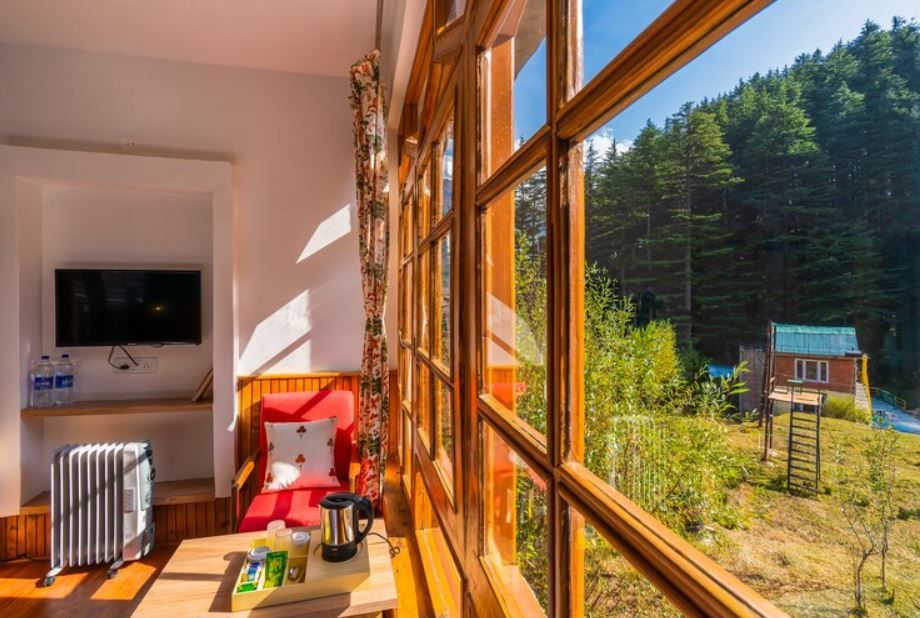 Deluxe Valley Facing Room