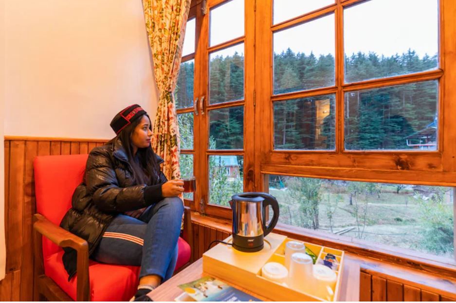 Deluxe Valley Facing Room