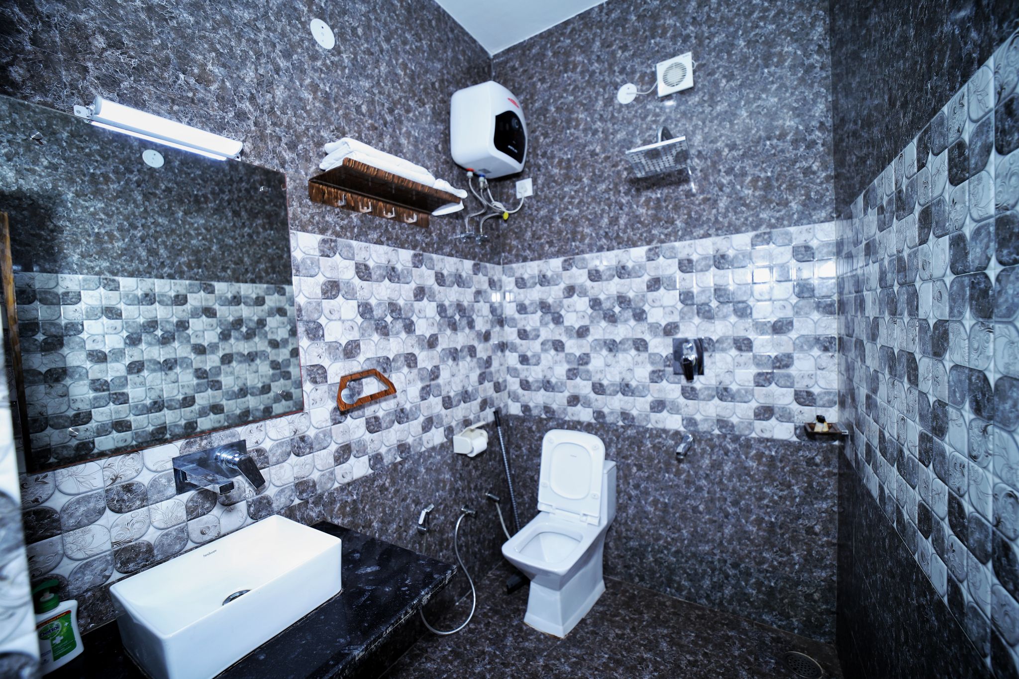 Deluxe King Room with Garden View