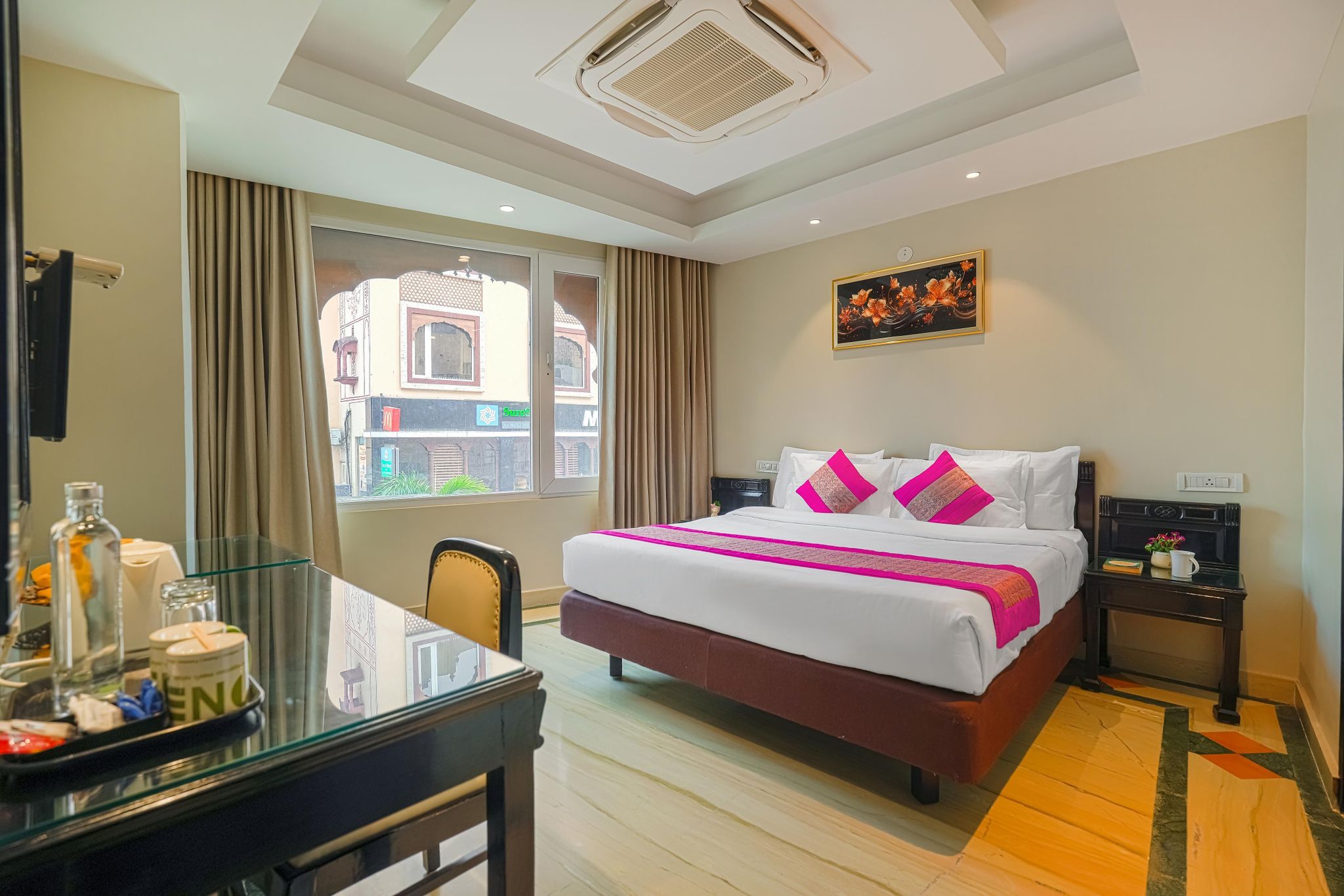 One Earth City Heart Amritsar Deluxe Queen Room 3