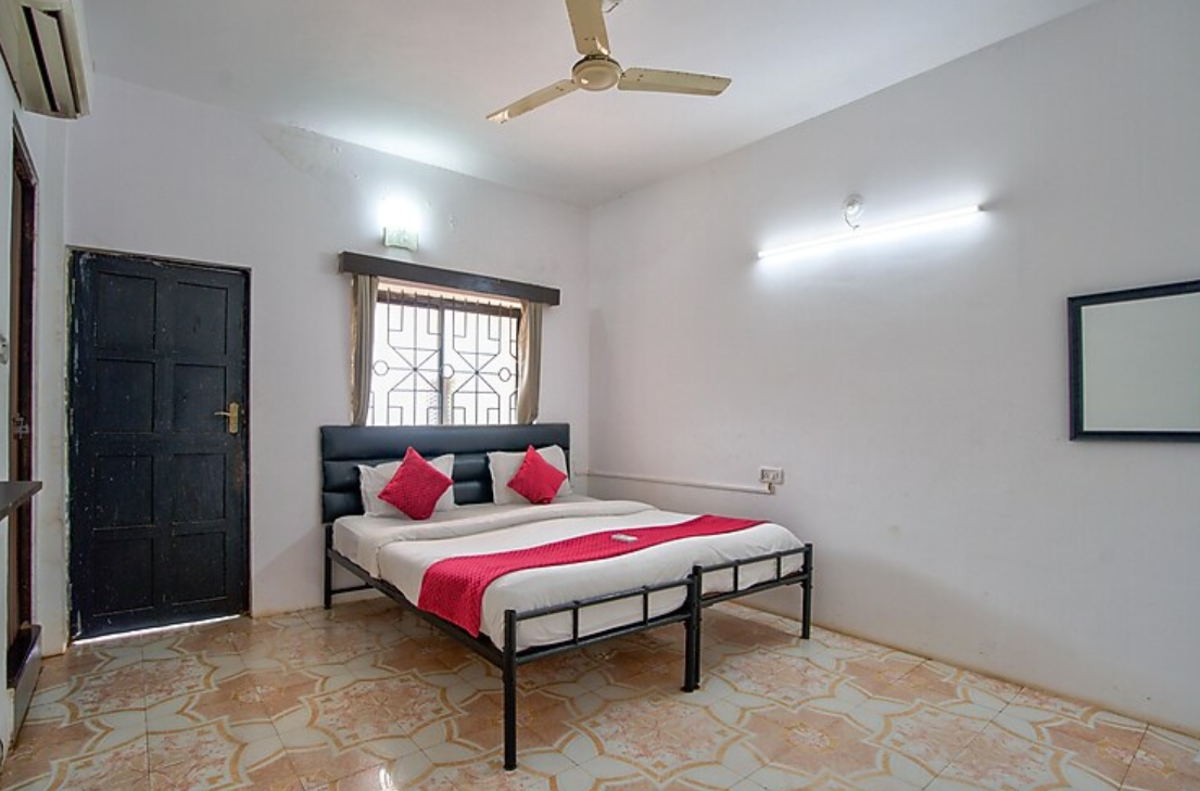 Deluxe AC Family Room With Double Bedroom and 2 Bathrooms.