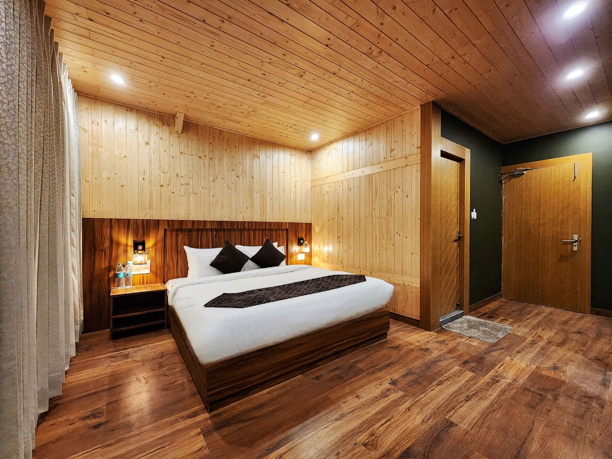 Kukoos Nest Luxury Cozy Room  with Balcony Jungle View 5