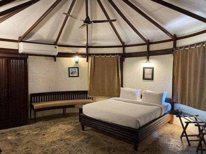 Wooden suite cottage