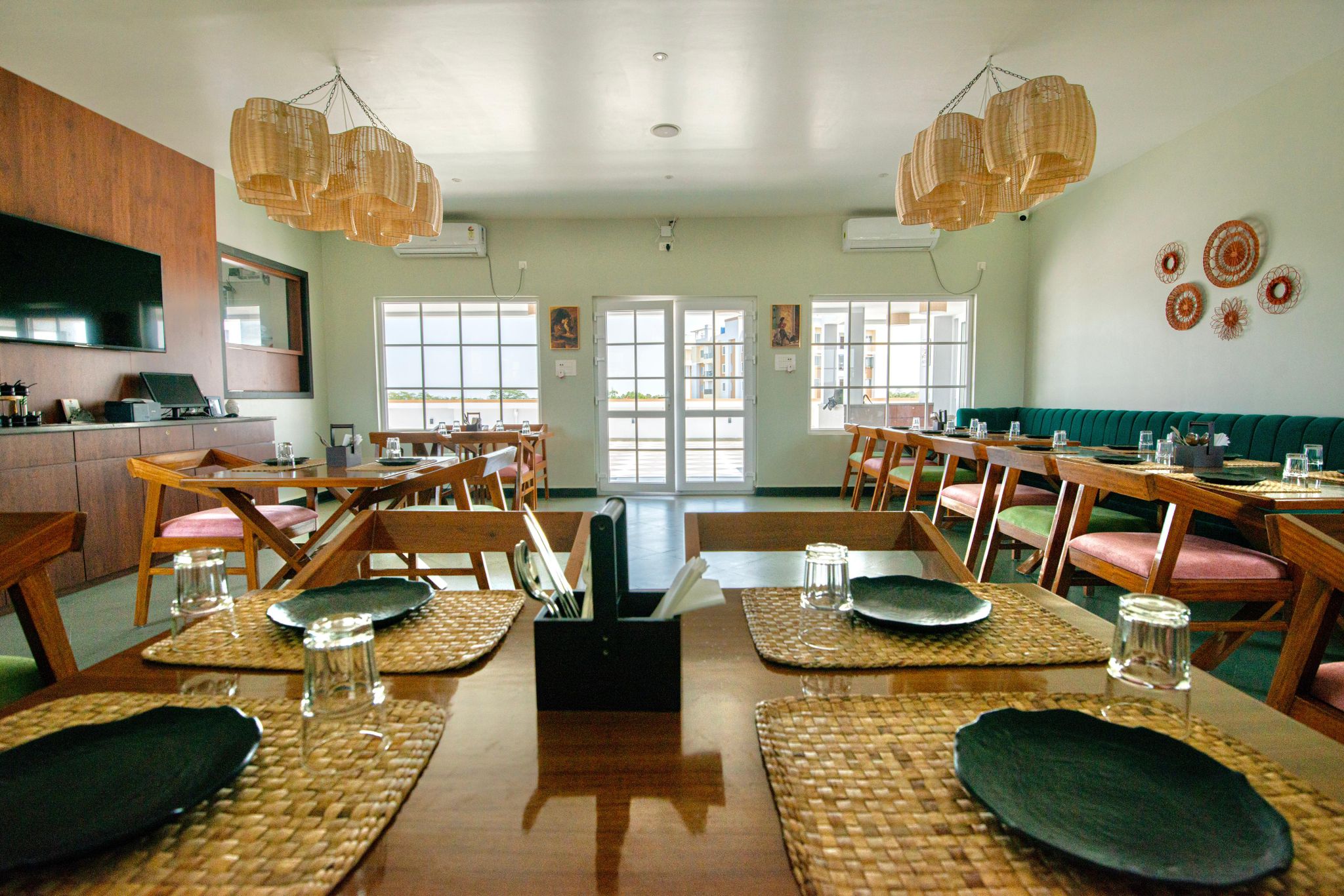 Food & Dining