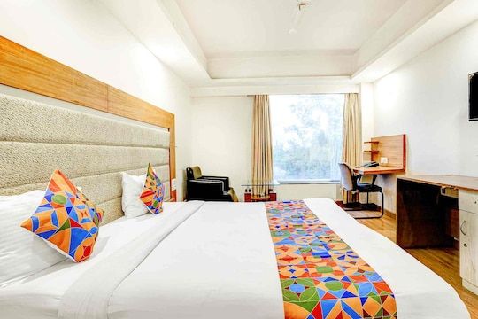 The Sky Comfort, Vejalpur Deluxe Double Room 5