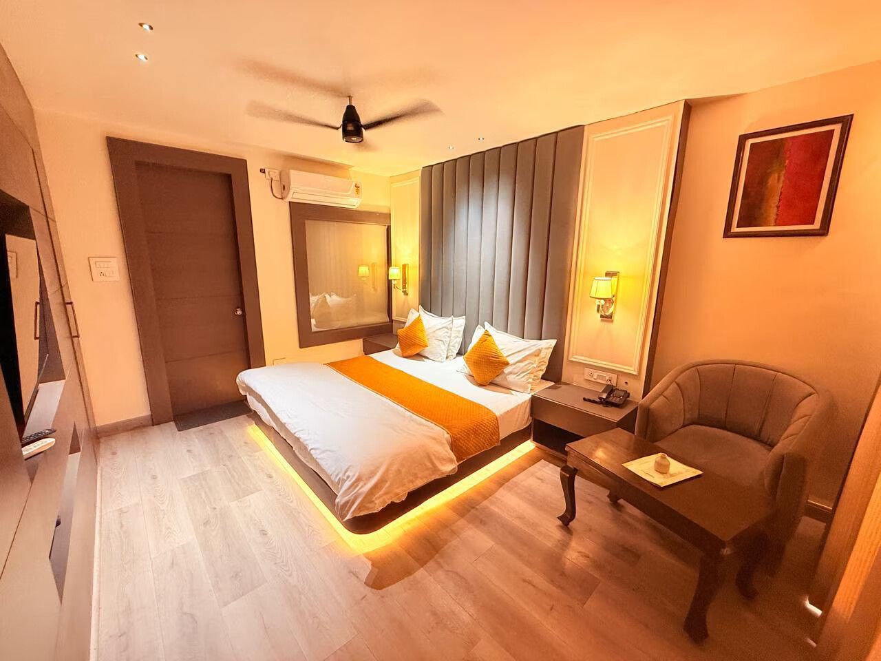 CENTRAL SUITE ROOM