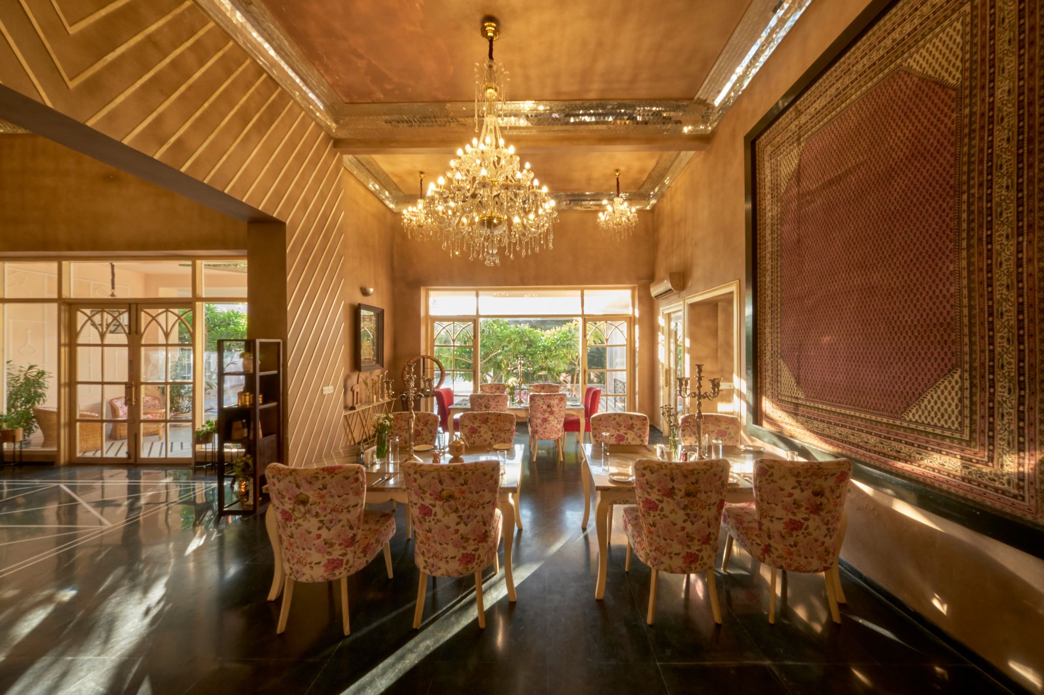 Food & Dining