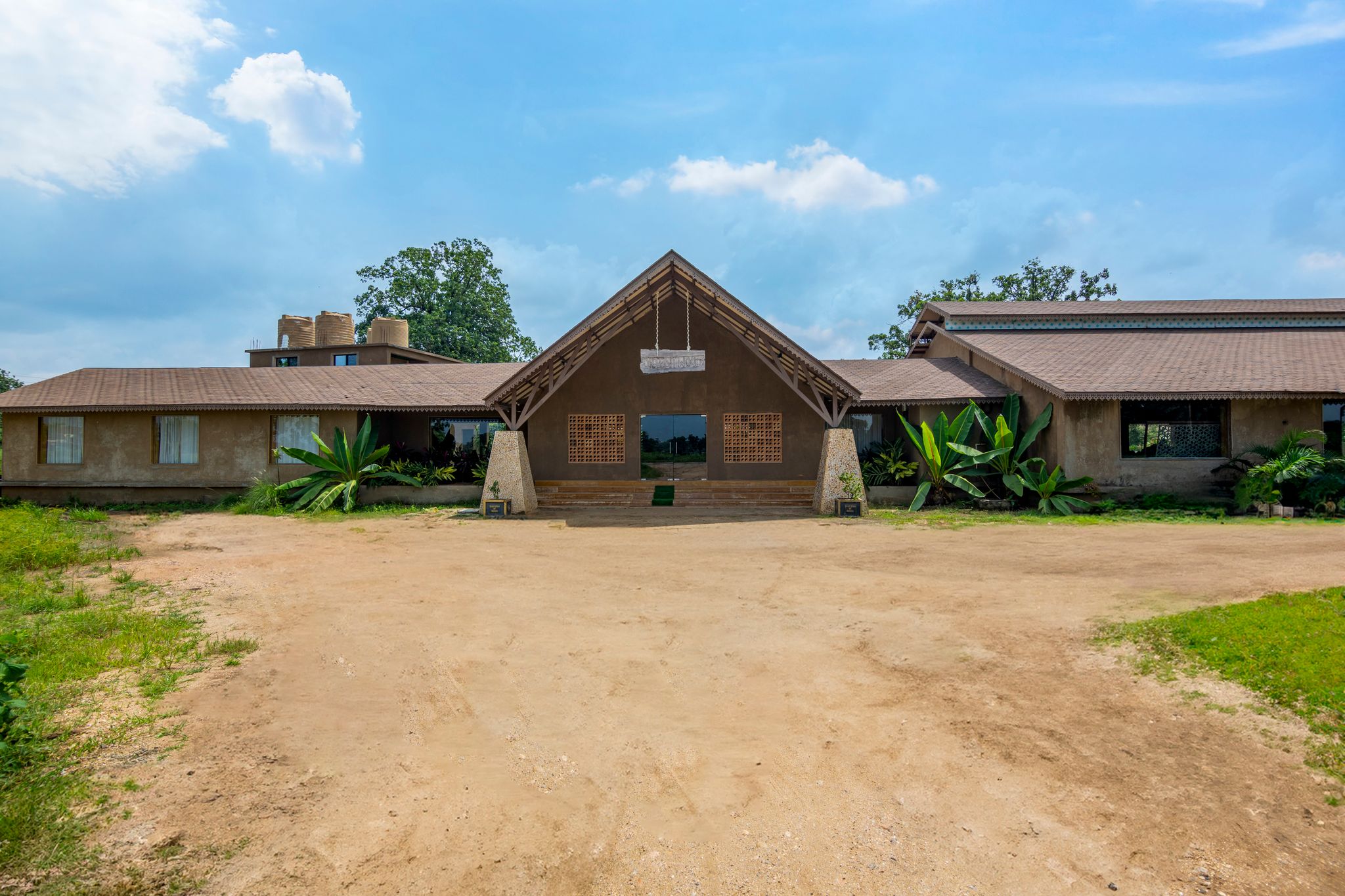 Sterling Orient Woods Pench 