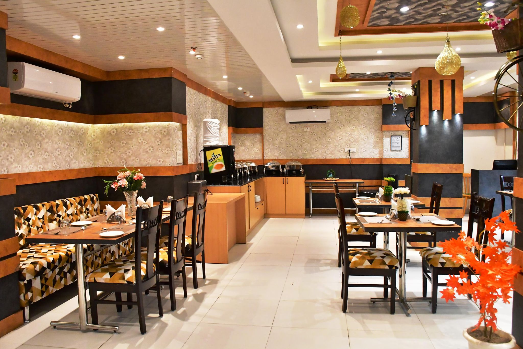 Food & Dining