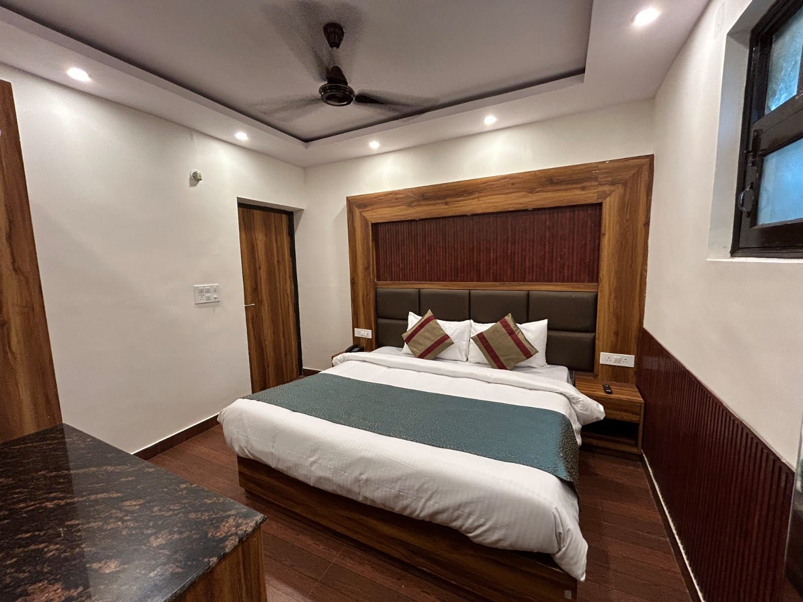 Aamod Feather Touch Deluxe Room 4