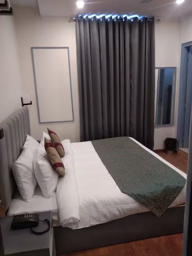 Aamod Feather Touch Deluxe Room 2