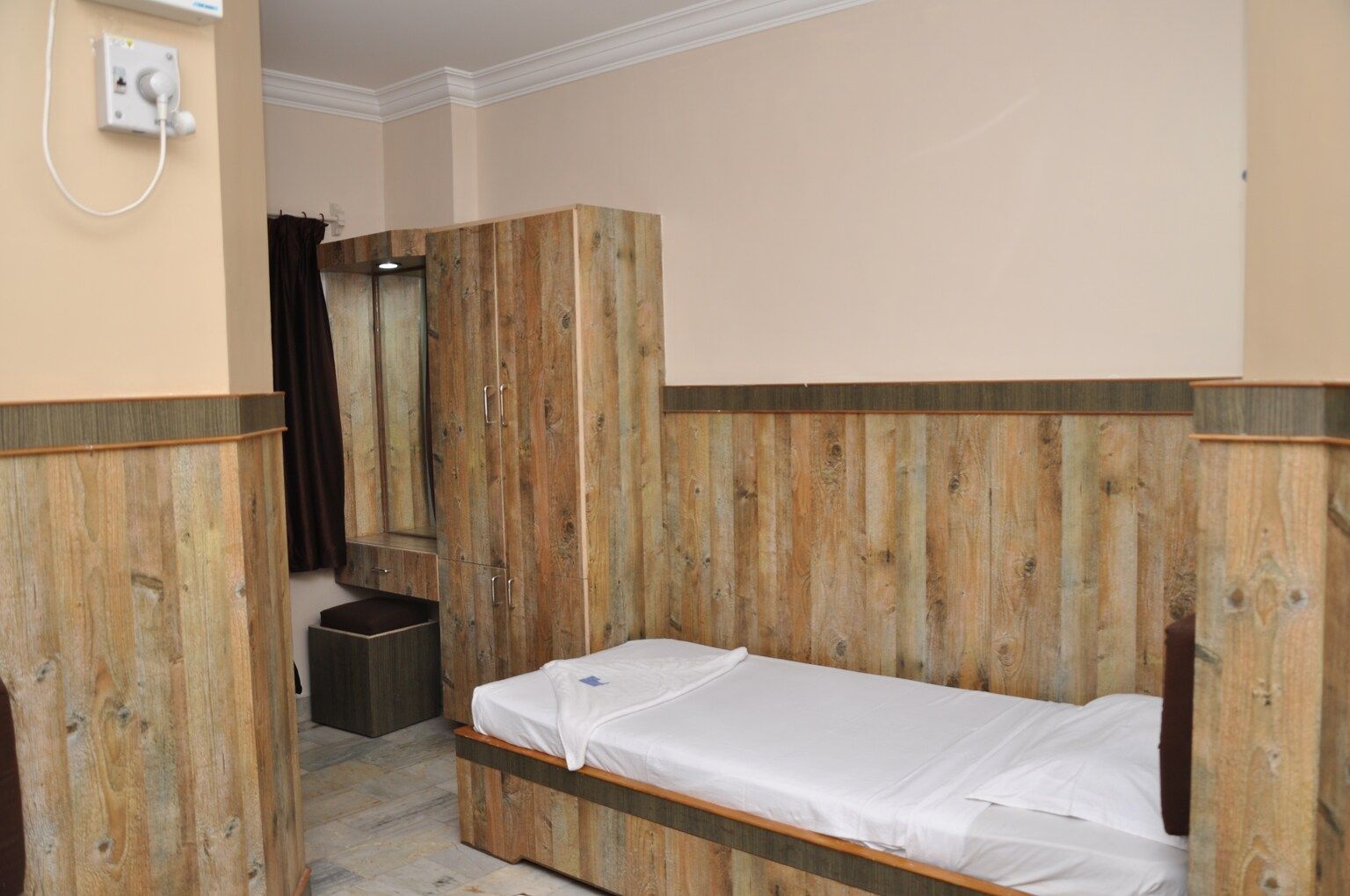 Hotel Pandiyar Double  Non AC