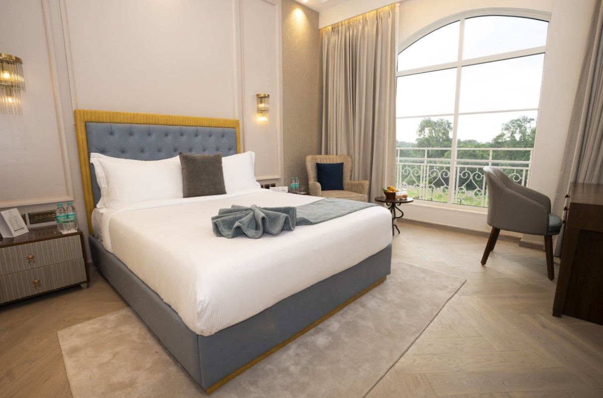 The Serene Room Pool View