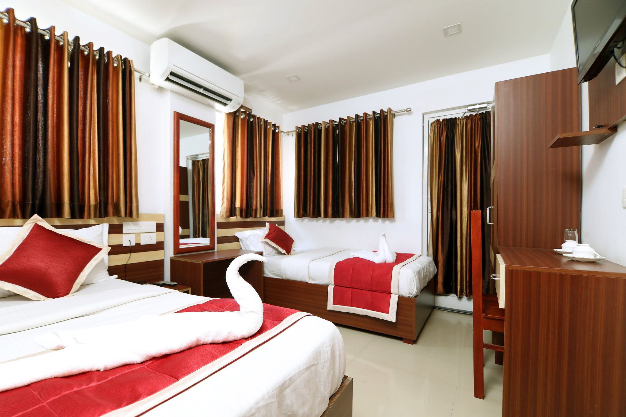 Puthens Capitol Inn Standard Room 5